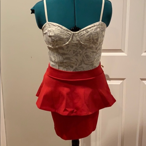 Zara Red Peplum Skirt - Picture 4 of 6